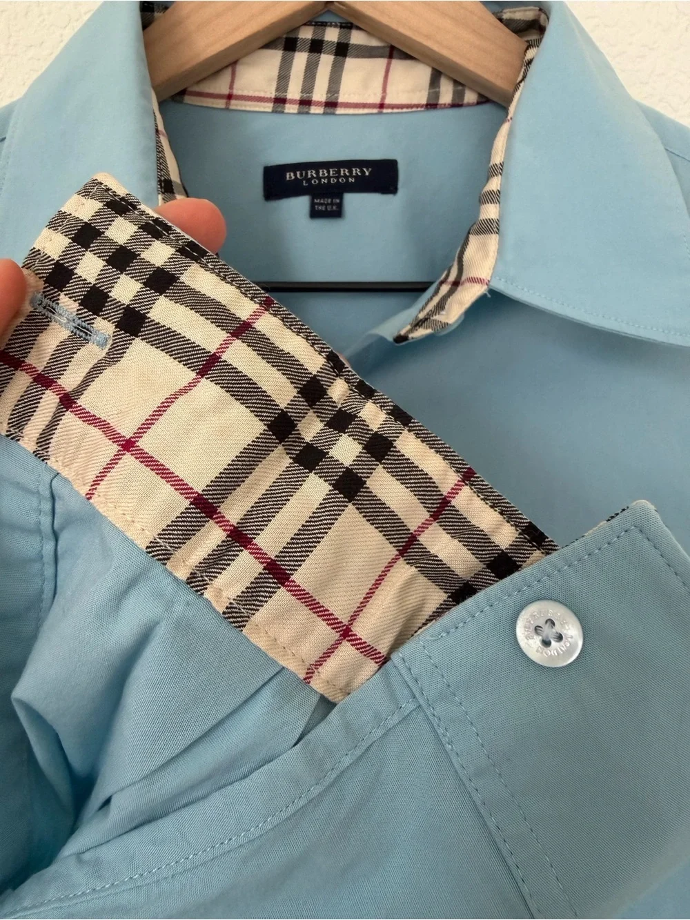Burberry Light Blue Women's Dress Shirt with Contrast Collar Trim Size Large - Picture 3 of 13